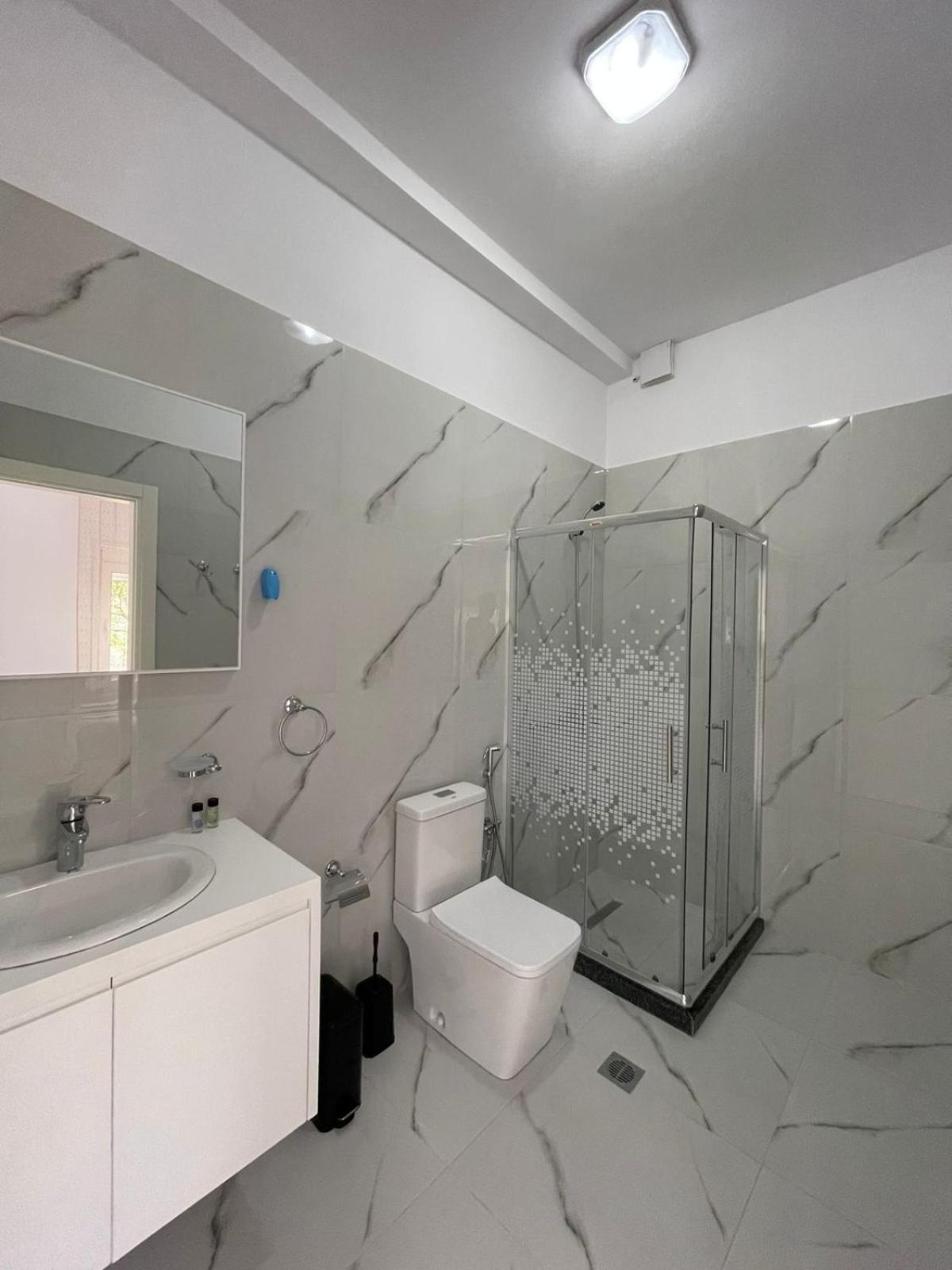 Ilvi Guesthouse Gjirokastër Esterno foto